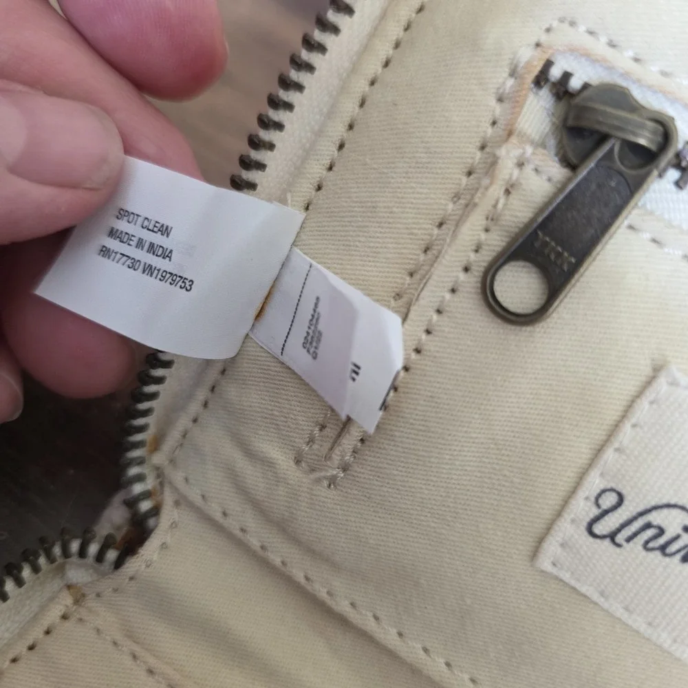 Universal Threads Goods Co. Off-White & Pinkish Brown Zipper Close Wallet Small